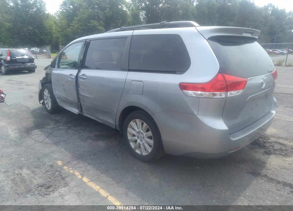 2013 TOYOTA SIENNA XLE 7 PASSENGER VIN: 5TDDK3DC5DS066449