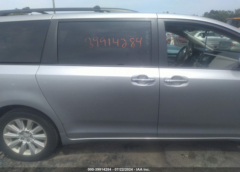2013 TOYOTA SIENNA XLE 7 PASSENGER VIN: 5TDDK3DC5DS066449