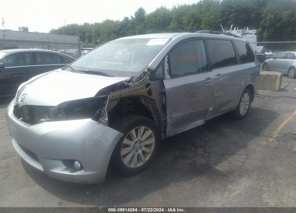 2013 TOYOTA SIENNA XLE 7 PASSENGER VIN: 5TDDK3DC5DS066449