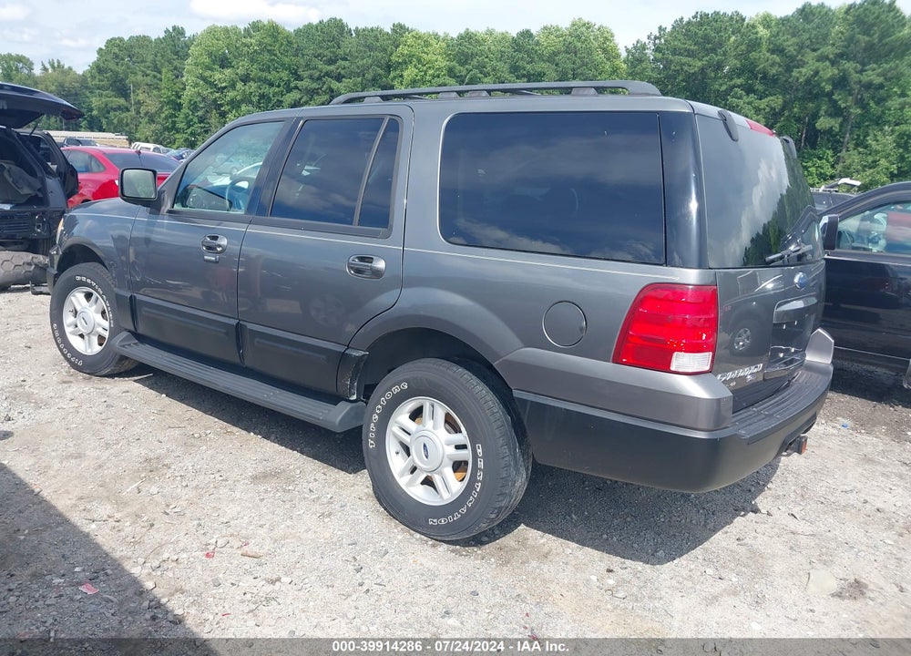 2005 FORD EXPEDITION XLT VIN: 1FMPU15515LA93738