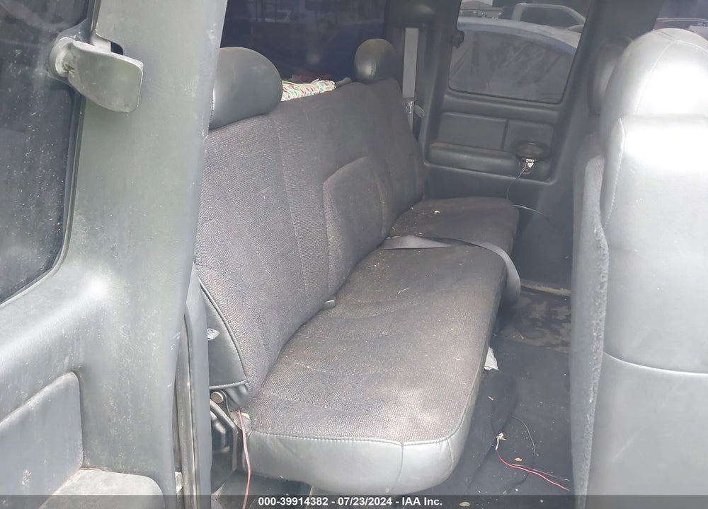 2000 CHEVROLET SILVERADO 1500 VIN: 2GCEC19V1Y1150054