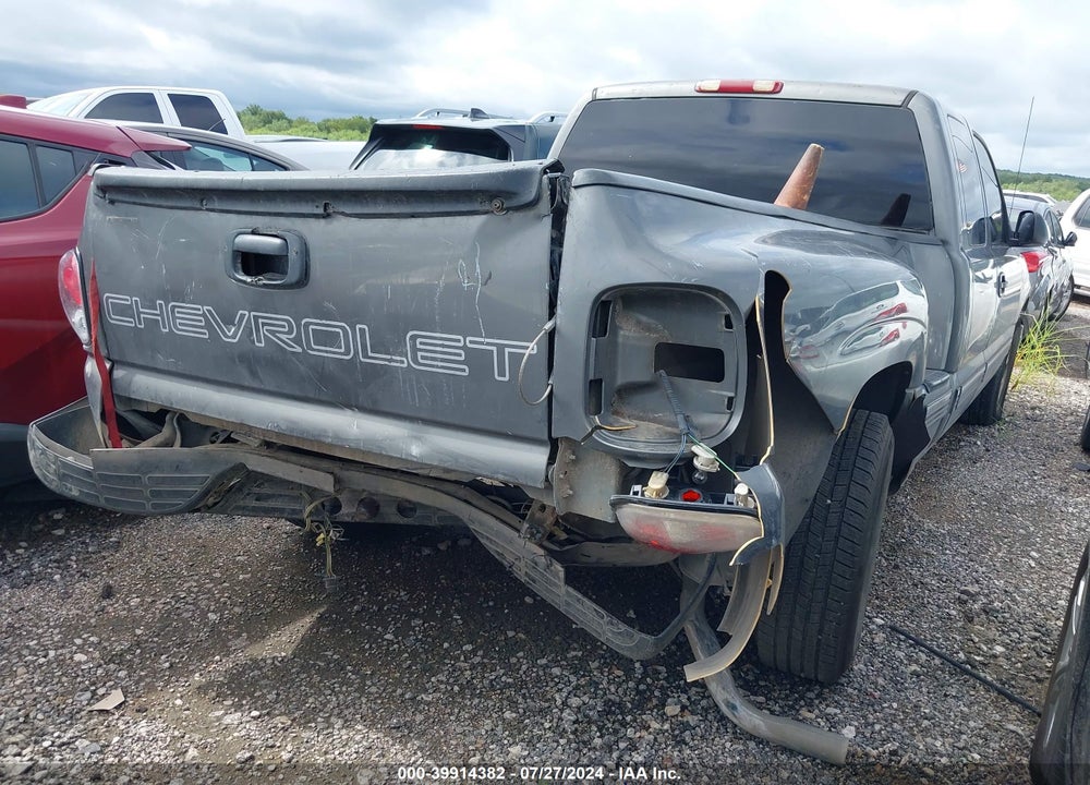 2000 CHEVROLET SILVERADO 1500 VIN: 2GCEC19V1Y1150054
