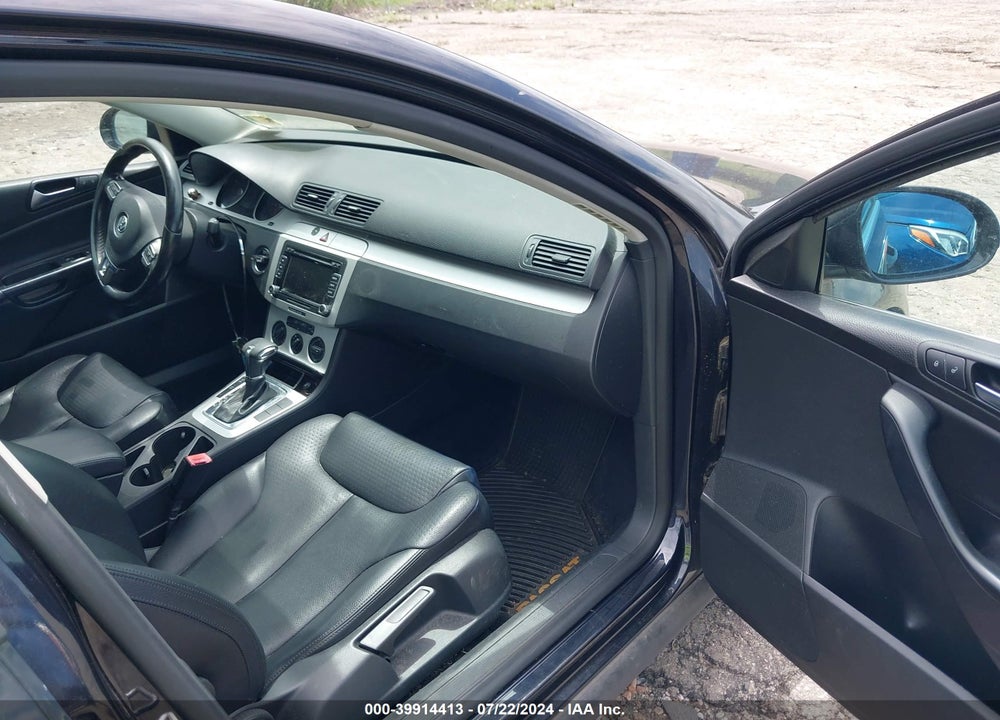 2010 VOLKSWAGEN PASSAT KOMFORT VIN: WVWXL7AN6AE026776