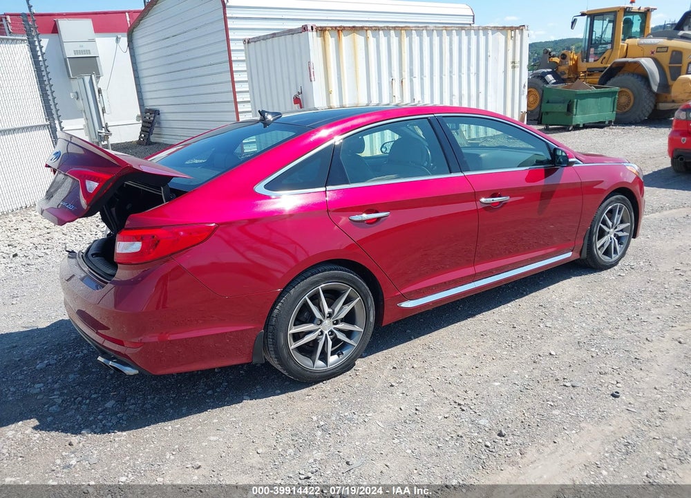 2015 HYUNDAI SONATA SPORT 2.0T VIN: 5NPE34AB1FH067657