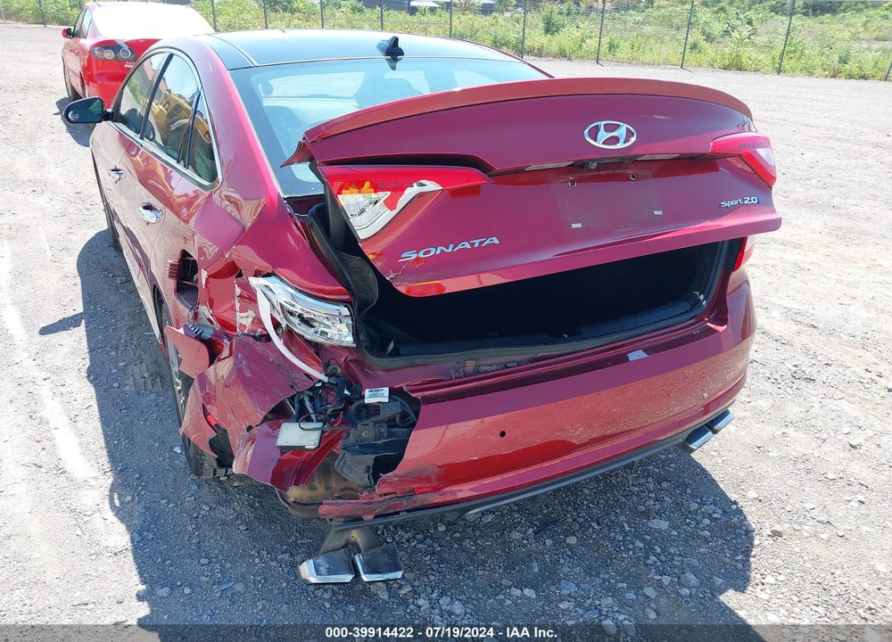 2015 HYUNDAI SONATA SPORT 2.0T VIN: 5NPE34AB1FH067657