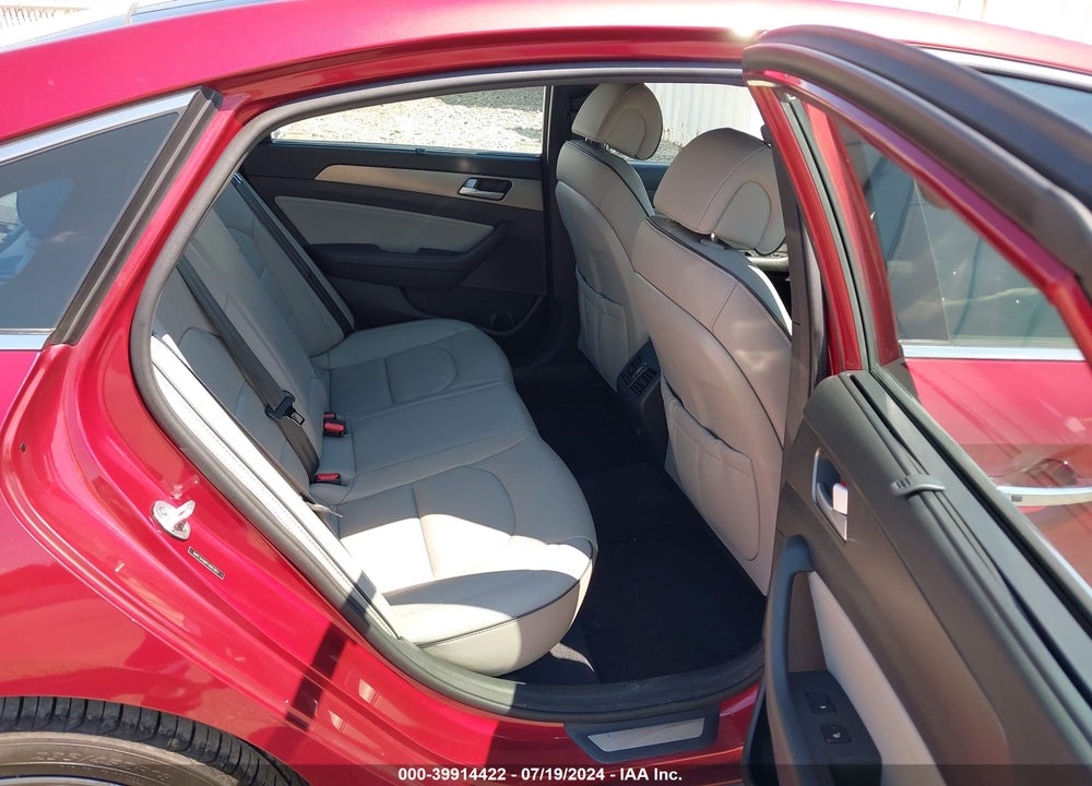 2015 HYUNDAI SONATA SPORT 2.0T VIN: 5NPE34AB1FH067657