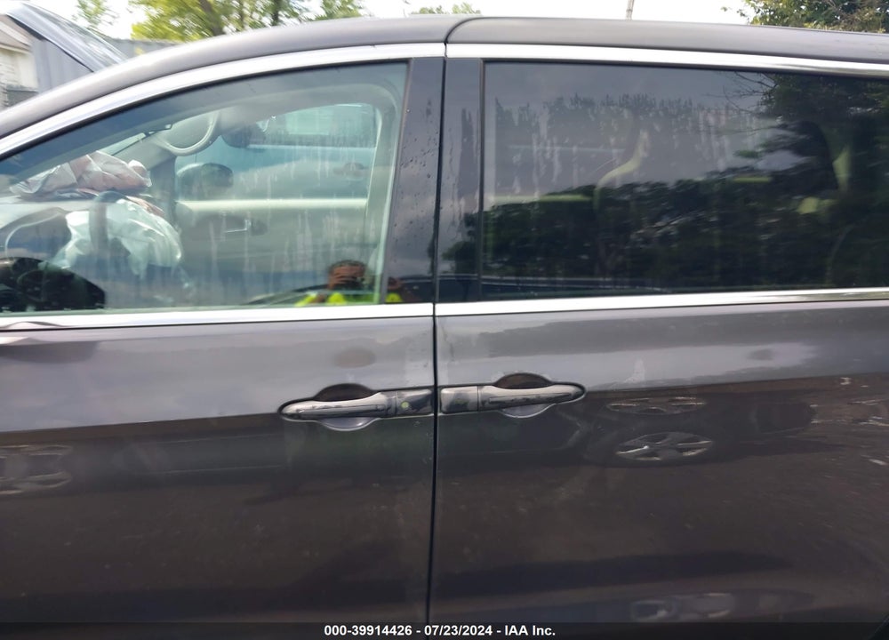 2019 CHRYSLER PACIFICA L VIN: 2C4RC1AG5KR575252