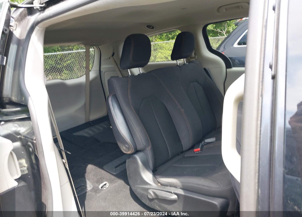 2019 CHRYSLER PACIFICA L VIN: 2C4RC1AG5KR575252