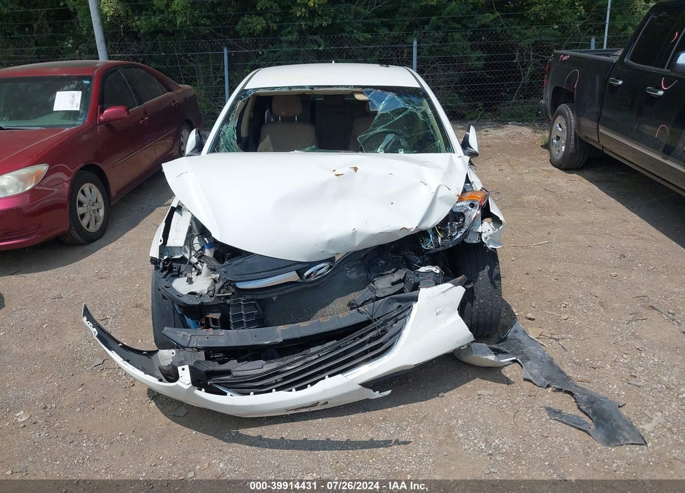 2013 HYUNDAI ELANTRA GLS VIN: 5NPDH4AE0DH394409