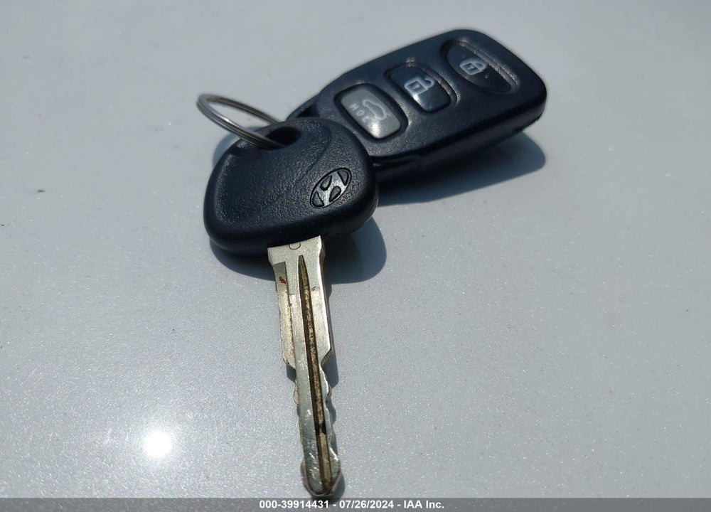 2013 HYUNDAI ELANTRA GLS VIN: 5NPDH4AE0DH394409