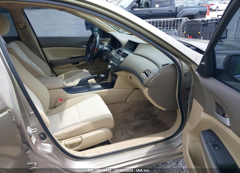2008 HONDA ACCORD 2.4 LX-P VIN: 1HGCP264X8A138232