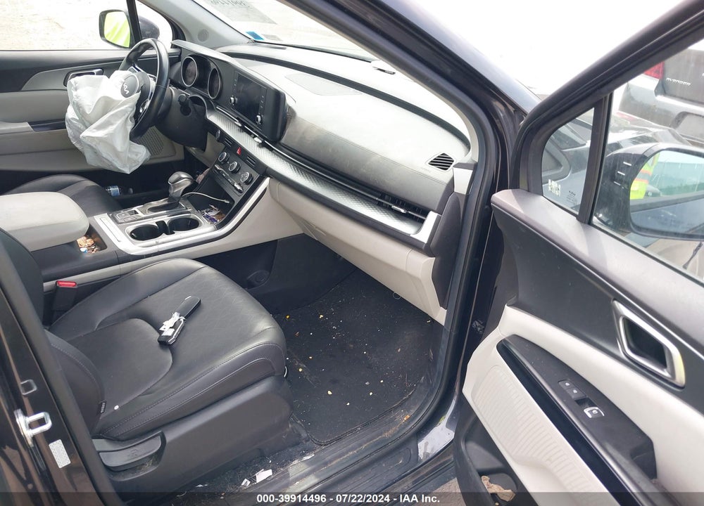 2022 KIA CARNIVAL MPV LX SEAT PACKAGE VIN: KNDNB4H38N6157821