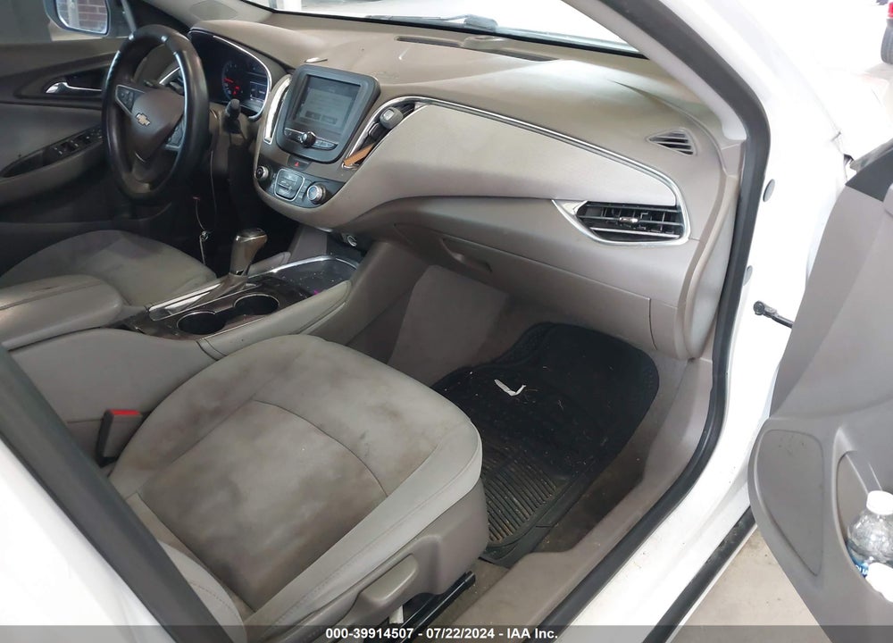 2018 CHEVROLET MALIBU LT VIN: 1G1ZD5ST4JF123050