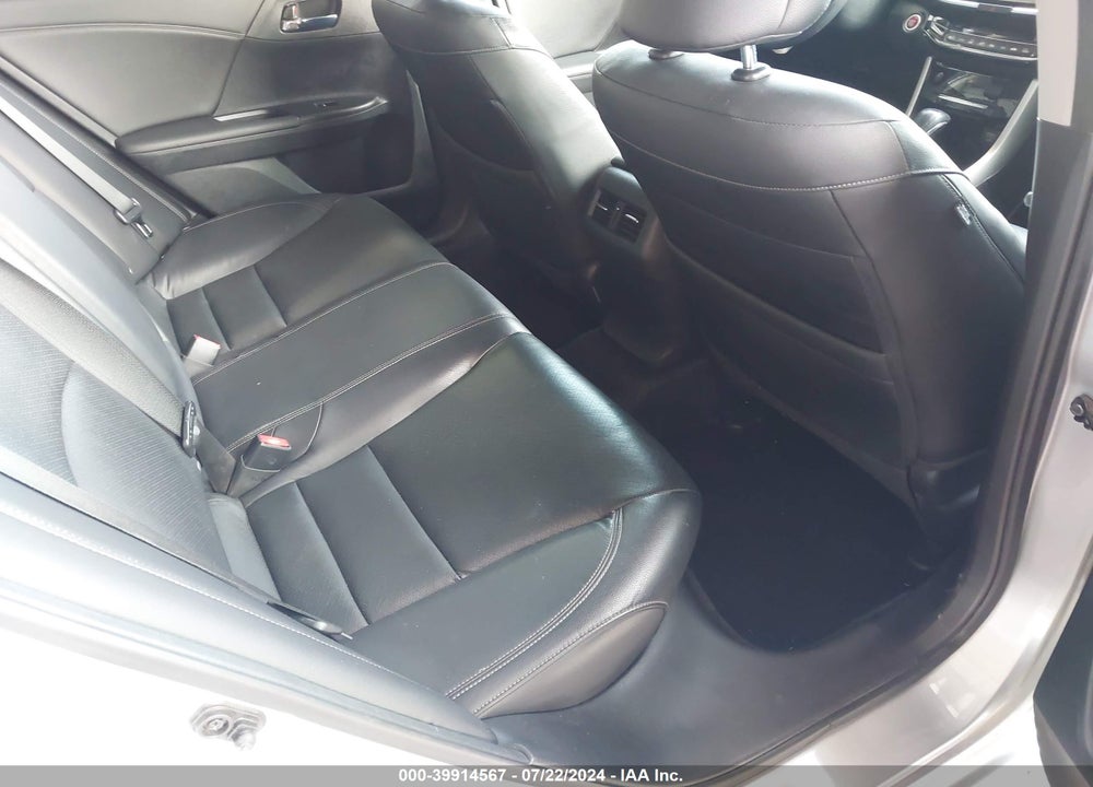 2017 HONDA ACCORD EX-L VIN: 1HGCR2F88HA066573