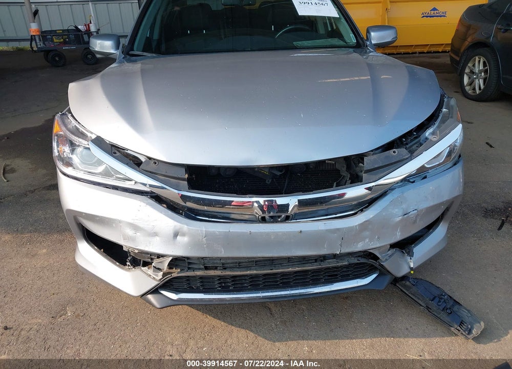 2017 HONDA ACCORD EX-L VIN: 1HGCR2F88HA066573