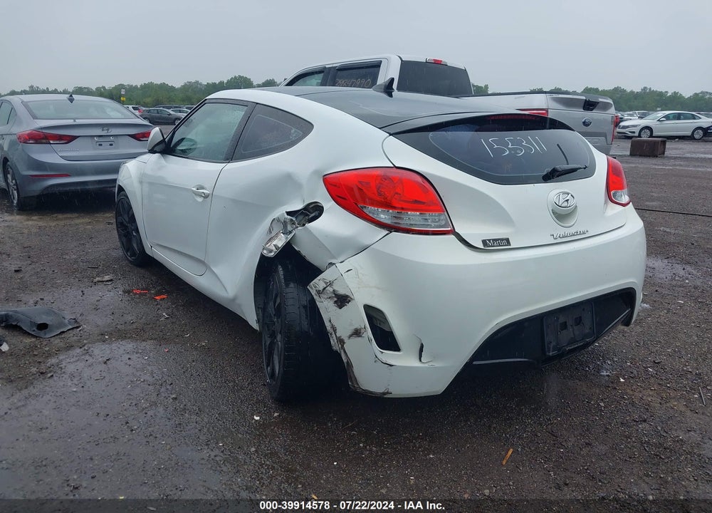 2013 HYUNDAI VELOSTER BASE W/RED VIN: KMHTC6AD7DU155311