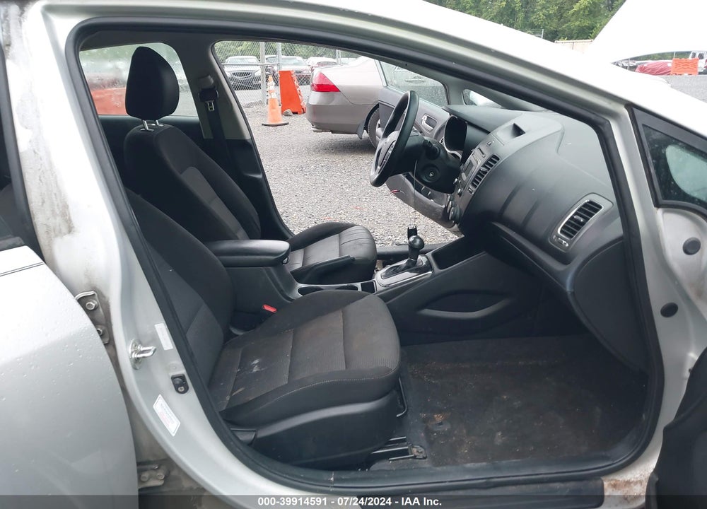 2017 KIA FORTE LX VIN: 3KPFK4A71HE076840