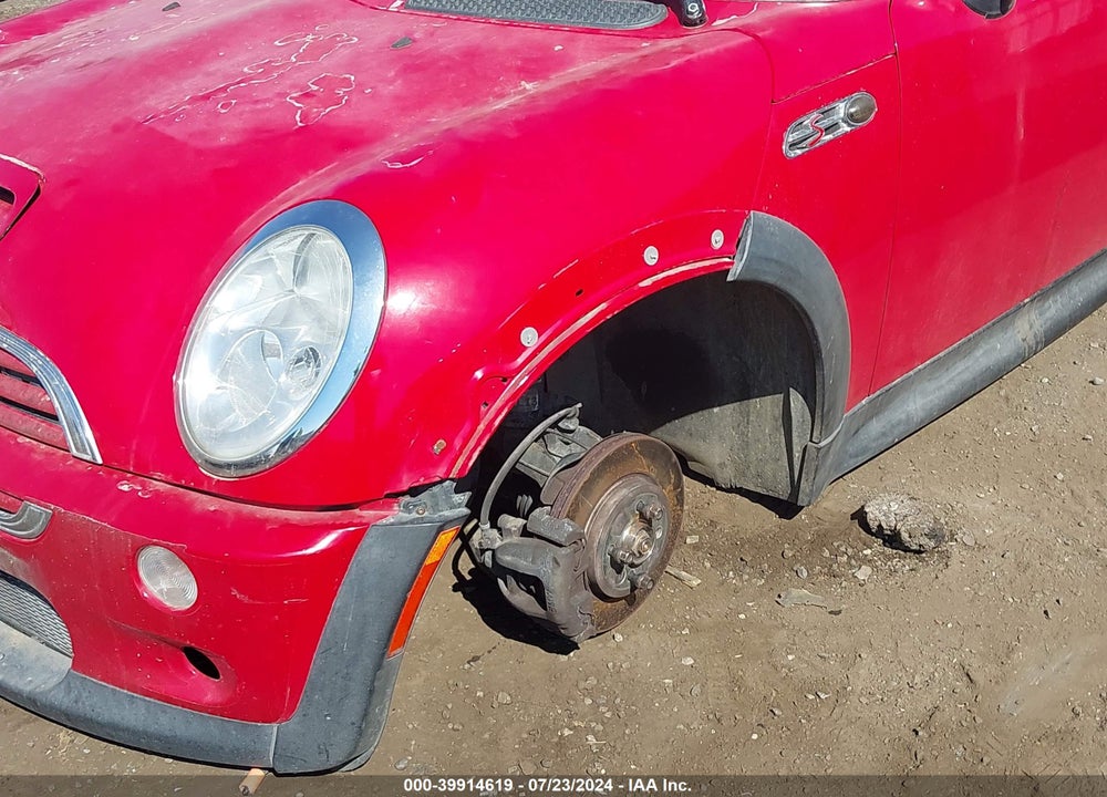 2002 MINI COOPER S VIN: WMWRE33422TD51793