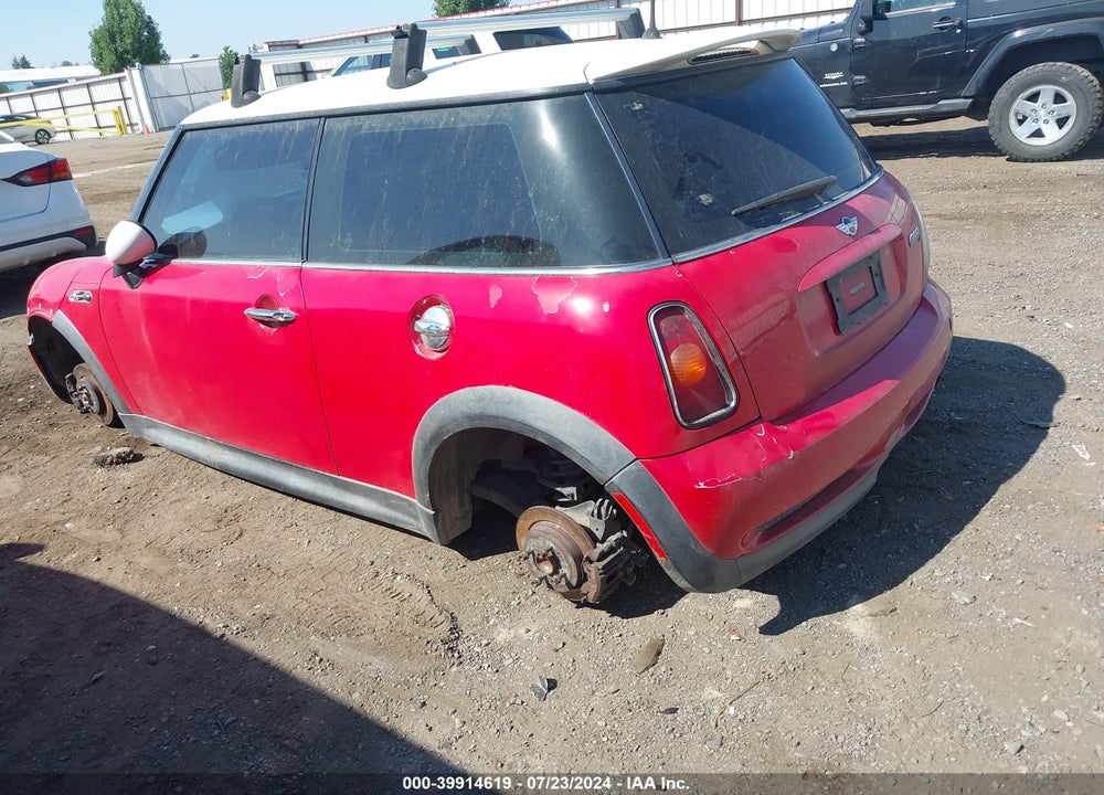 2002 MINI COOPER S VIN: WMWRE33422TD51793