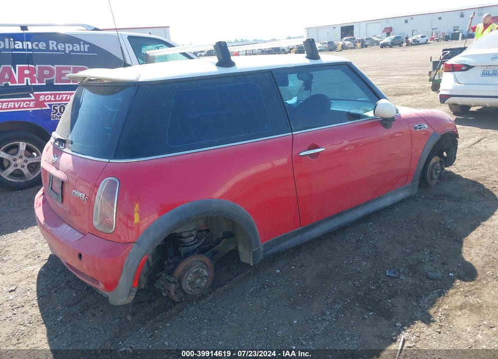 2002 MINI COOPER S VIN: WMWRE33422TD51793