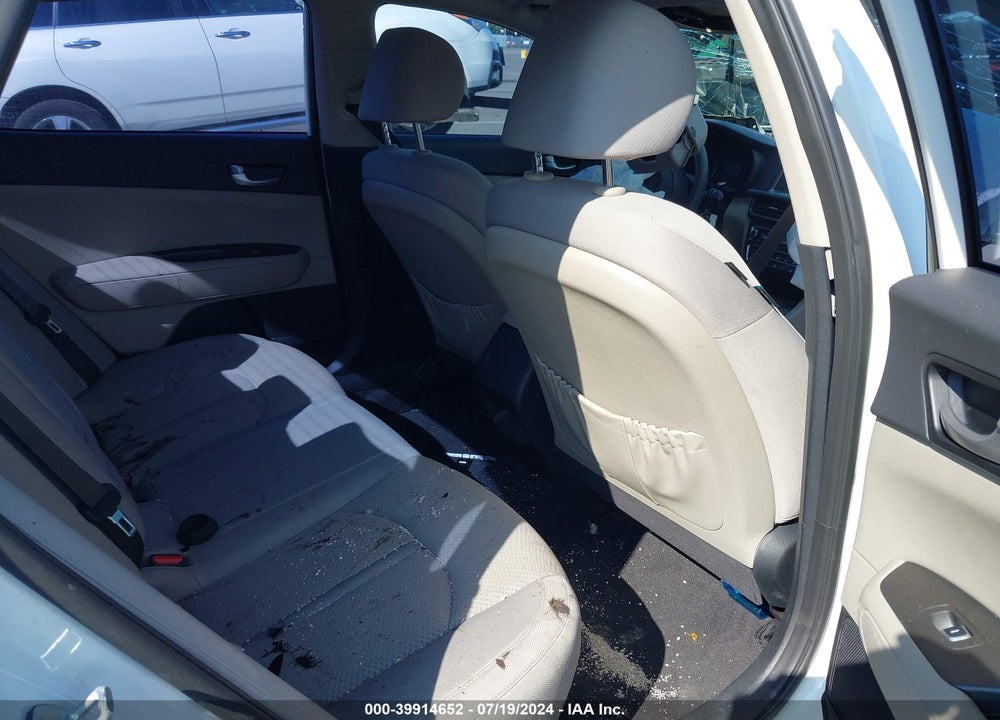 2018 KIA OPTIMA LX VIN: KNAGT4L33J5191496
