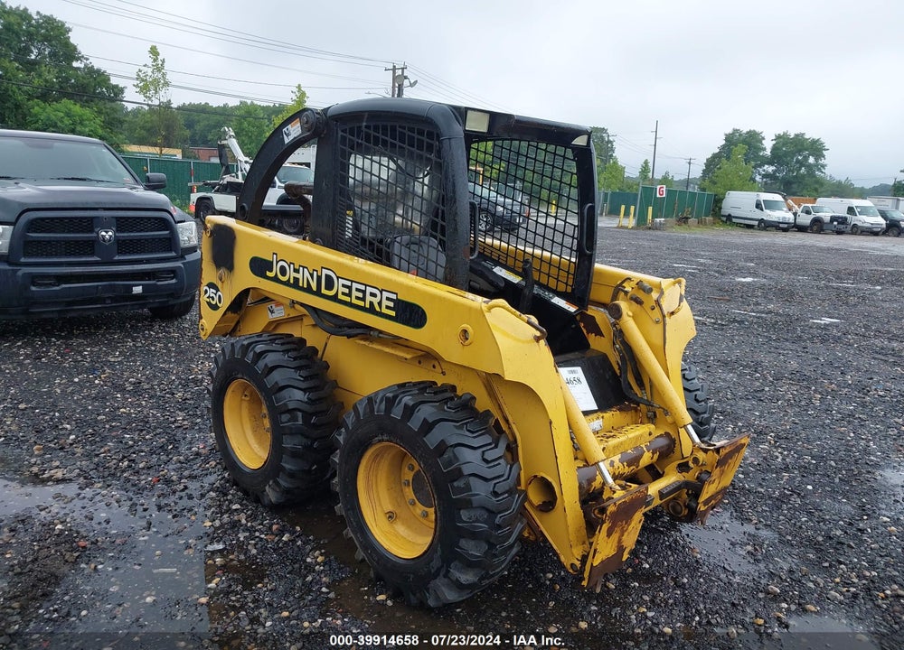 2002 JOHN DEERE 250 VIN: KV0250A451579