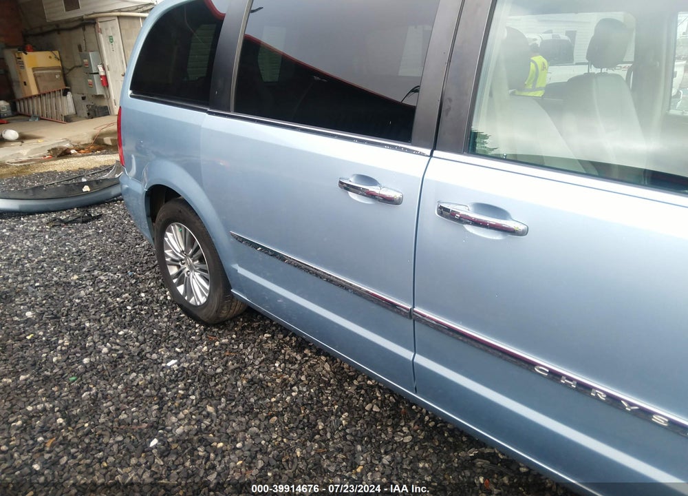 2013 CHRYSLER TOWN & COUNTRY TOURING-L VIN: 2C4RC1CG1DR512083