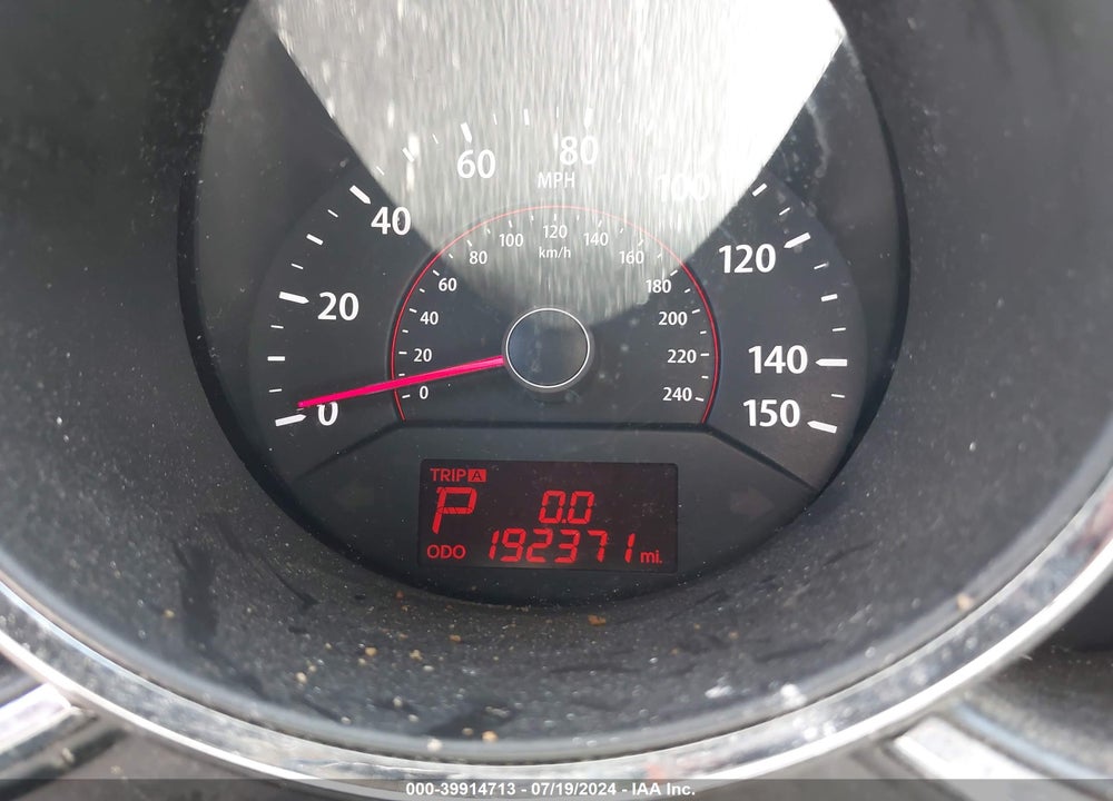2011 KIA SORENTO LX V6 VIN: 5XYKTDA26BG077993