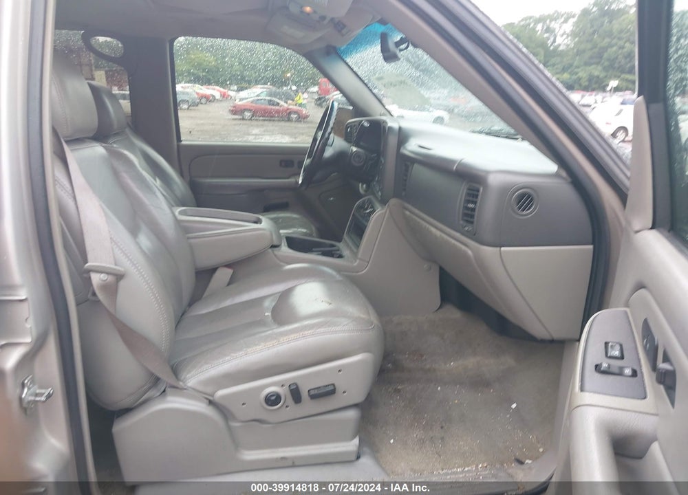 2005 CHEVROLET SUBURBAN 1500 LT VIN: 3GNFK16ZX5G233507
