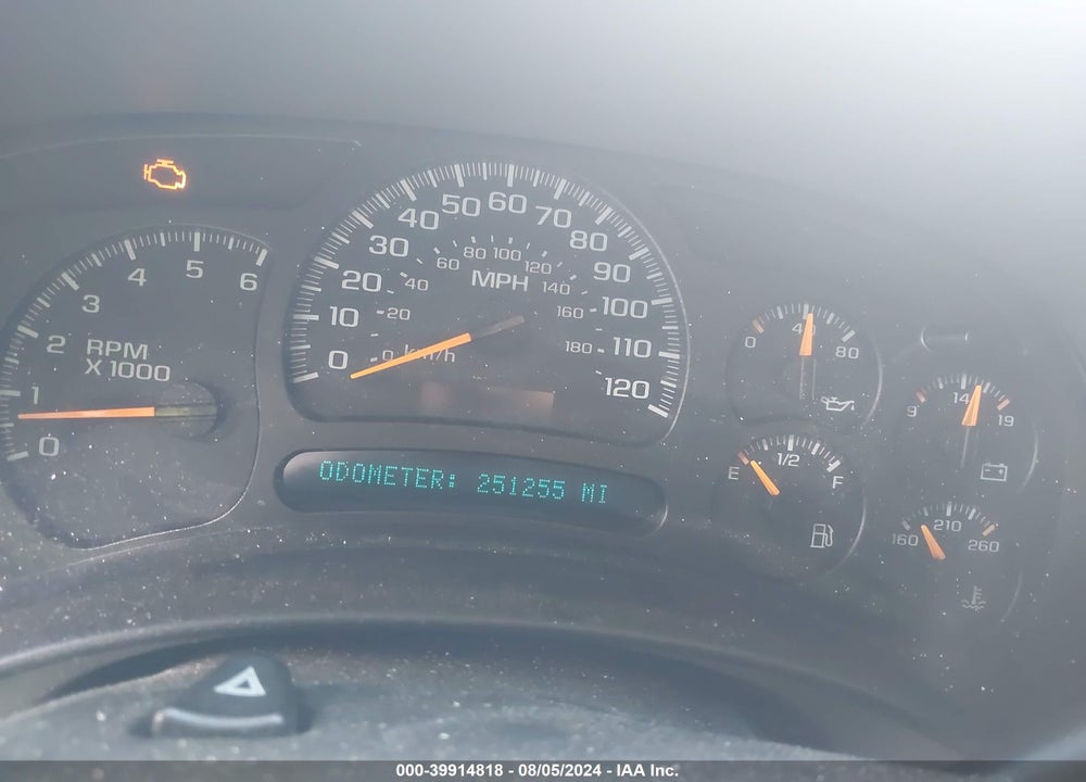 2005 CHEVROLET SUBURBAN 1500 LT VIN: 3GNFK16ZX5G233507