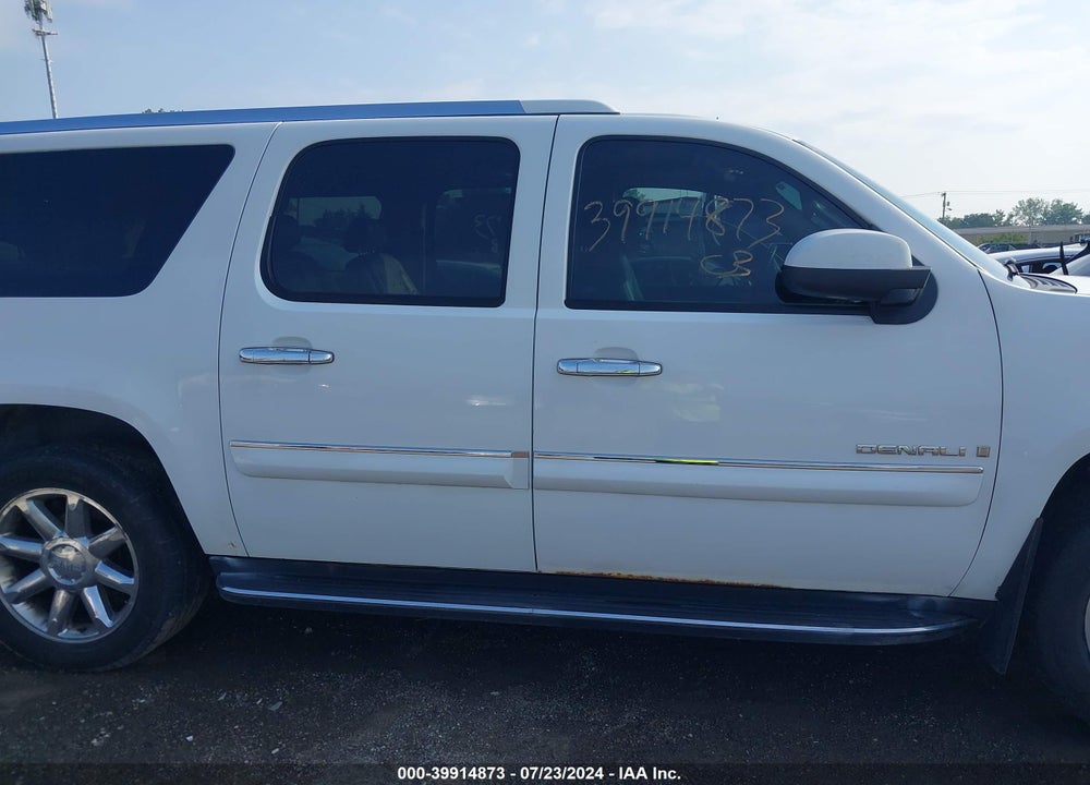 2008 GMC YUKON XL 1500 DENALI VIN: 1GKFK668X8J193384