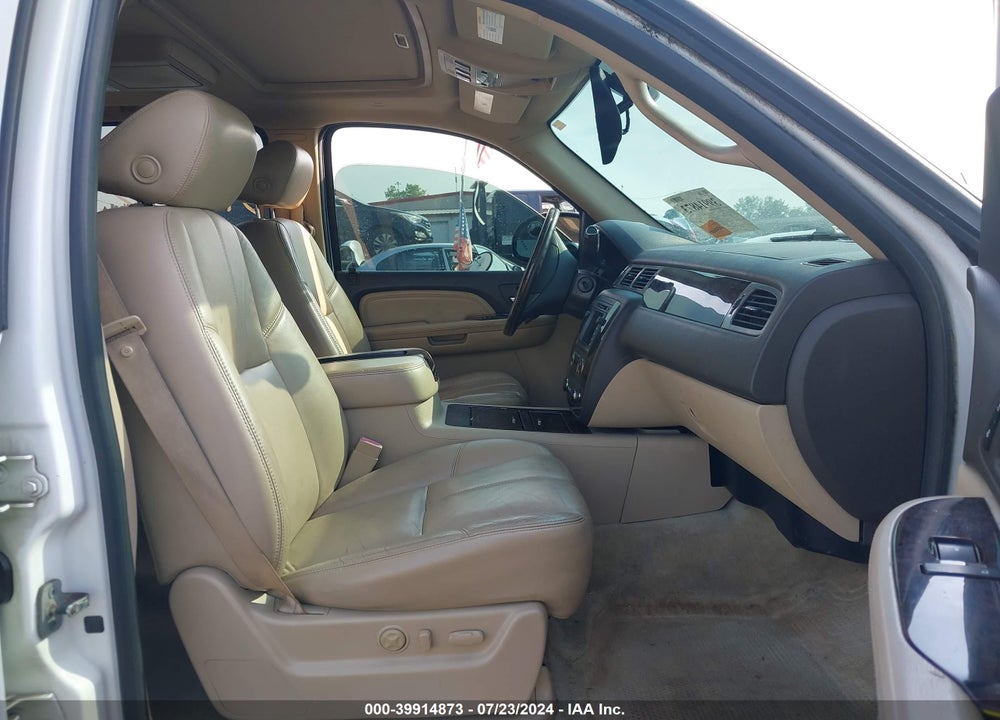 2008 GMC YUKON XL 1500 DENALI VIN: 1GKFK668X8J193384
