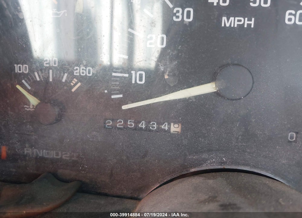 1992 GMC SIERRA C2500 VIN: 1GTGC24K0NE513160