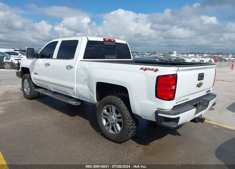 2015 CHEVROLET SILVERADO 2500HD HIGH COUNTRY VIN: 1GC1KXE85FF566814