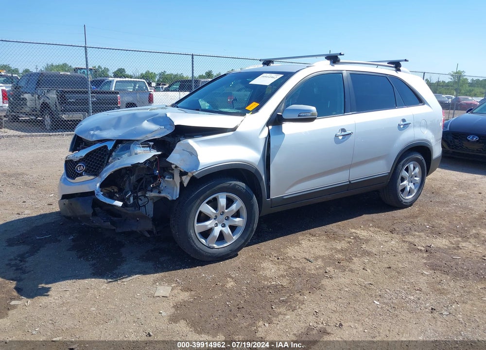 2013 KIA SORENTO LX VIN: 5XYKT4A60DG324401