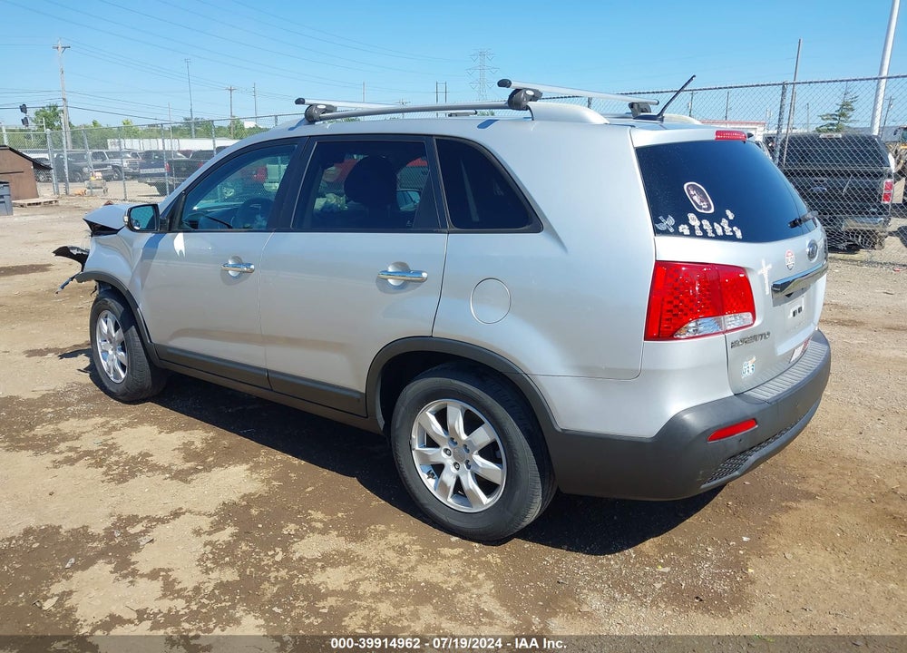 2013 KIA SORENTO LX VIN: 5XYKT4A60DG324401