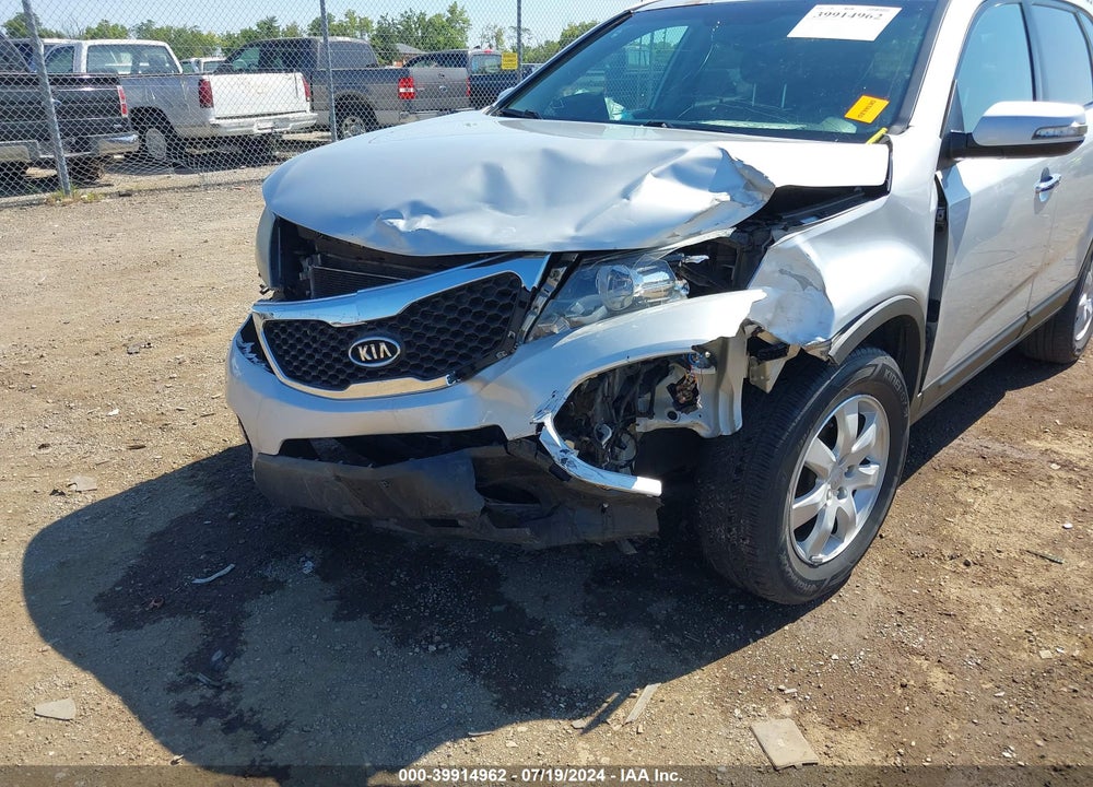 2013 KIA SORENTO LX VIN: 5XYKT4A60DG324401