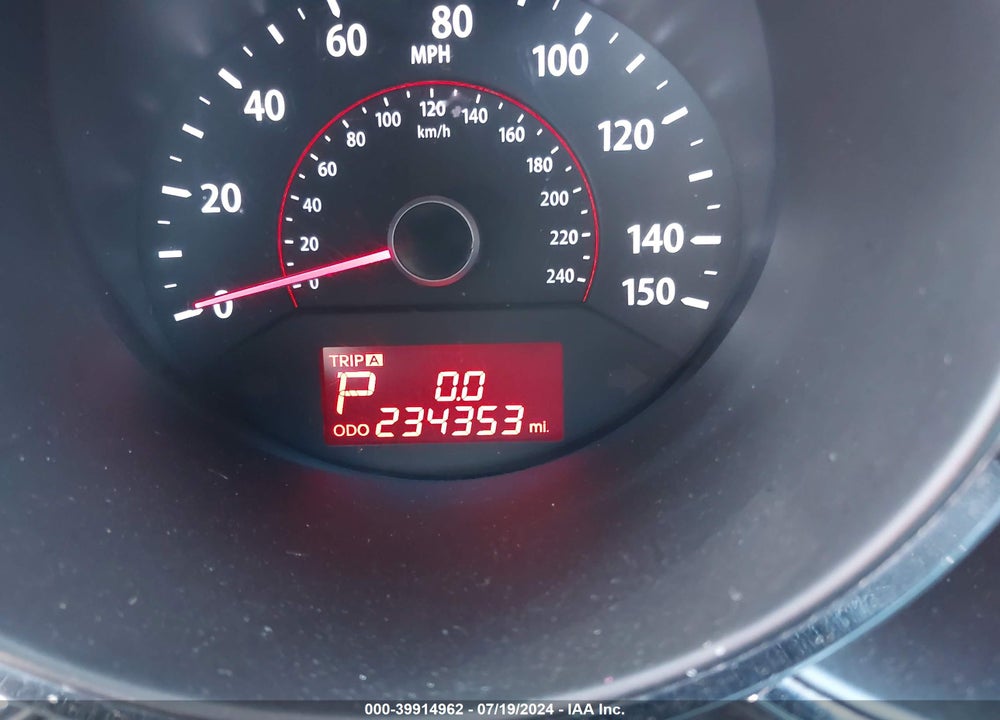 2013 KIA SORENTO LX VIN: 5XYKT4A60DG324401