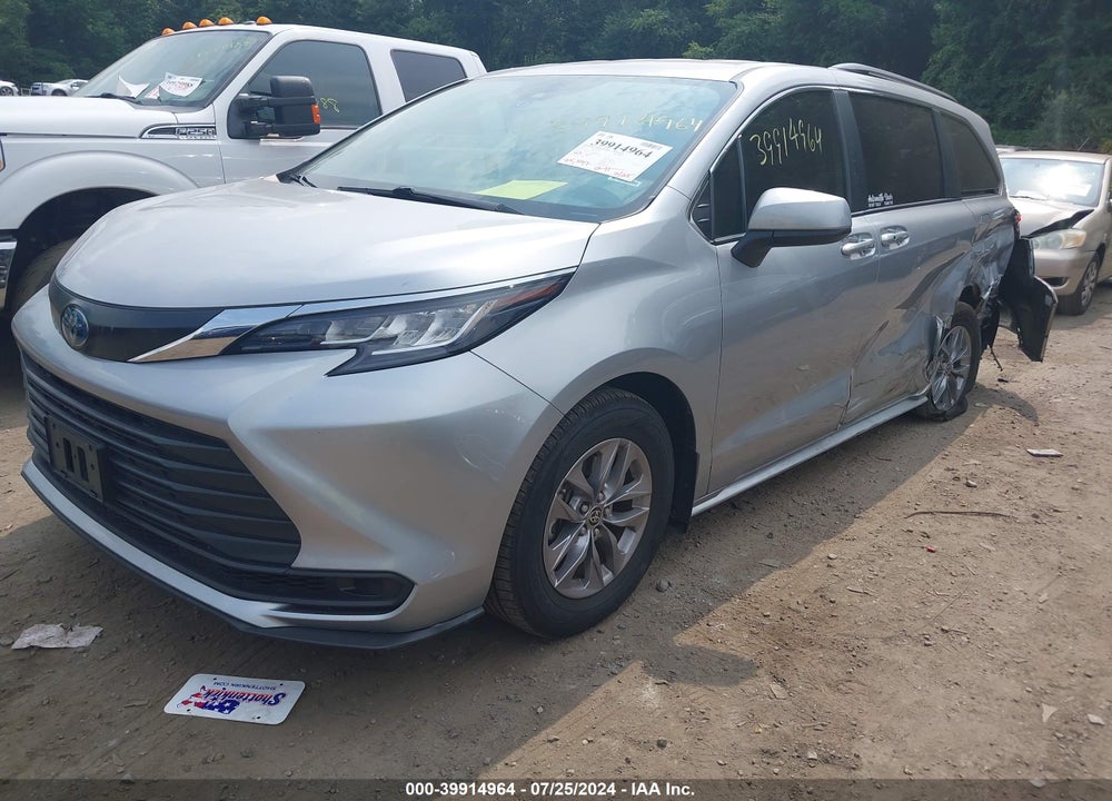 2022 TOYOTA SIENNA LE VIN: 5TDKRKEC2NS130346