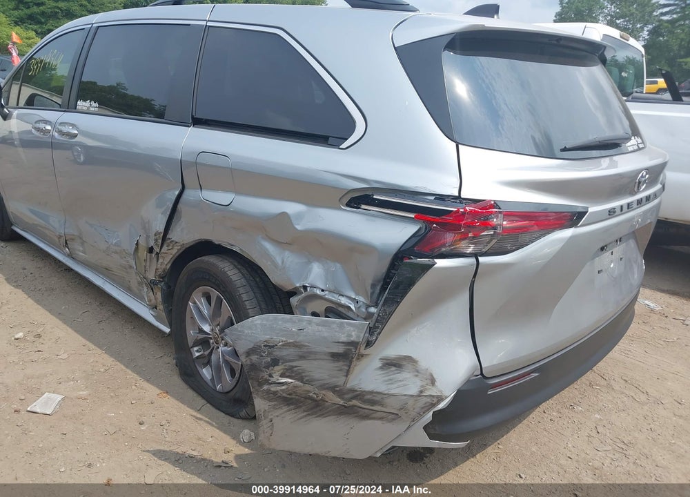 2022 TOYOTA SIENNA LE VIN: 5TDKRKEC2NS130346