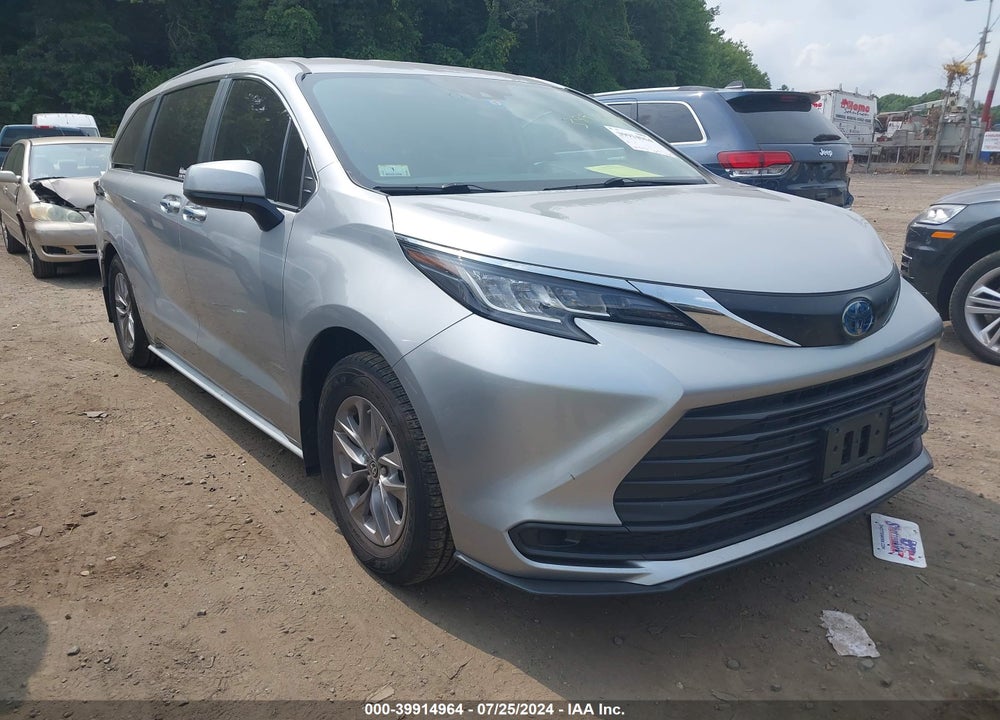 2022 TOYOTA SIENNA LE VIN: 5TDKRKEC2NS130346