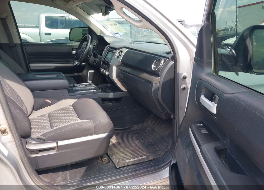 2019 TOYOTA TUNDRA SR5 5.7L V8 VIN: 5TFUW5F16KX856975
