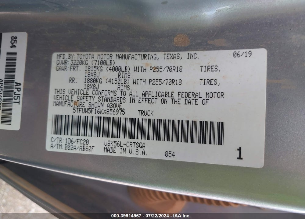 2019 TOYOTA TUNDRA SR5 5.7L V8 VIN: 5TFUW5F16KX856975