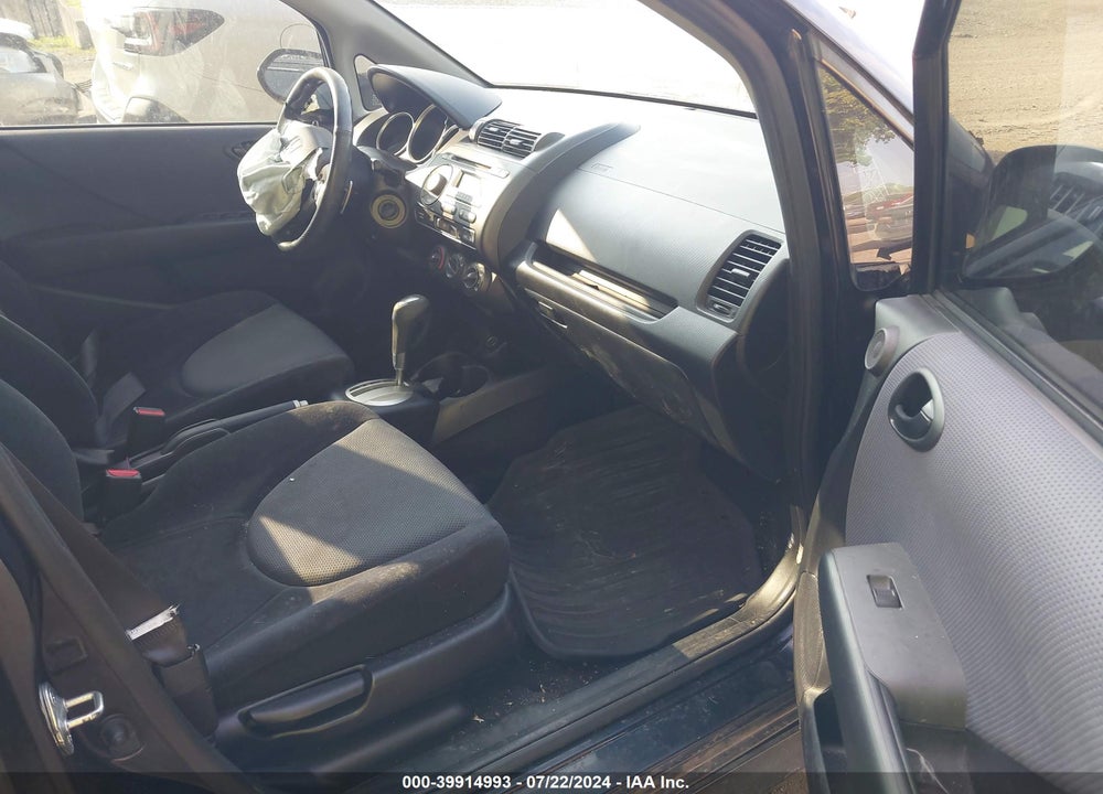 2008 HONDA FIT VIN: JHMGD38618S060851