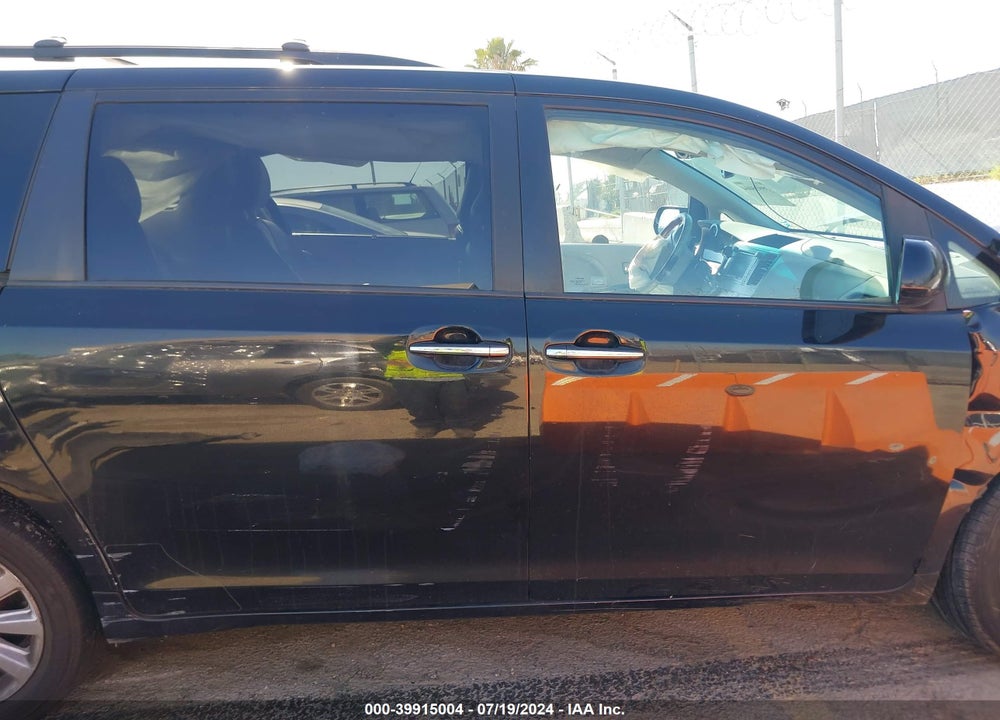 2012 TOYOTA SIENNA LIMITED V6 7 PASSENGER VIN: 5TDYK3DC0CS213891