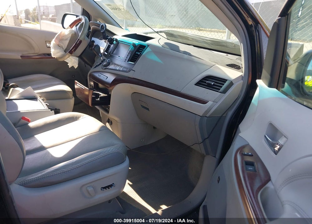 2012 TOYOTA SIENNA LIMITED V6 7 PASSENGER VIN: 5TDYK3DC0CS213891