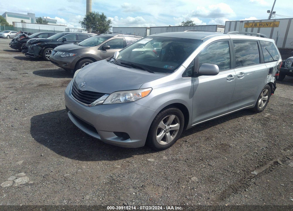 2014 TOYOTA SIENNA LE V6 8 PASSENGER VIN: 5TDKK3DC6ES434937
