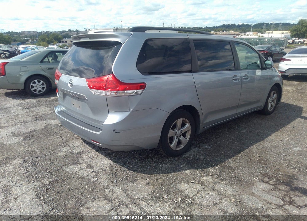 2014 TOYOTA SIENNA LE V6 8 PASSENGER VIN: 5TDKK3DC6ES434937