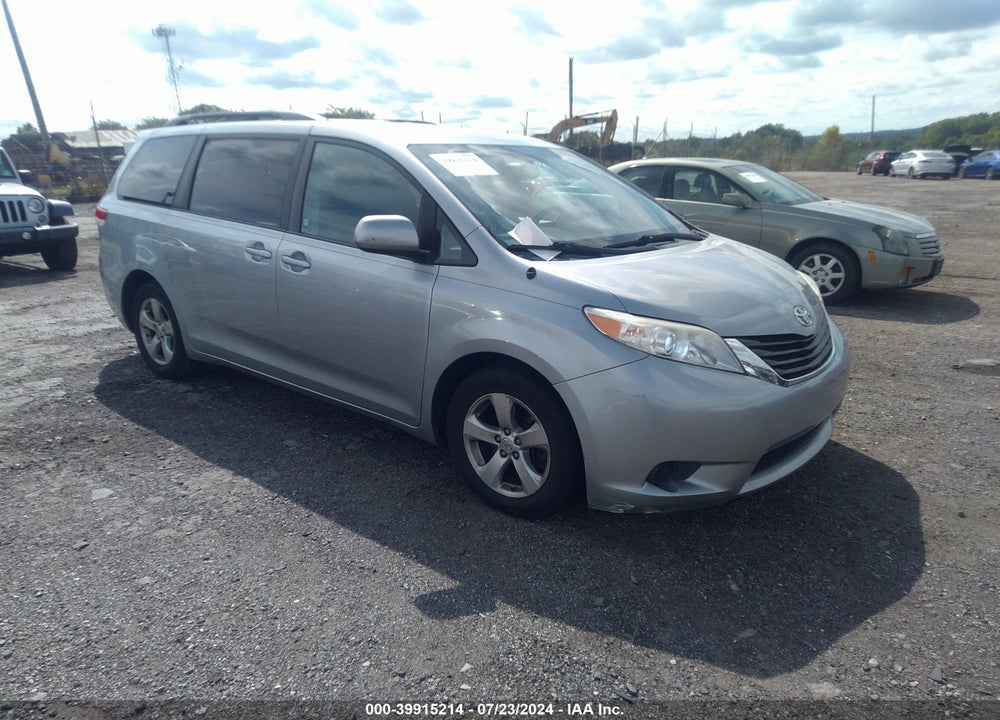 2014 TOYOTA SIENNA LE V6 8 PASSENGER VIN: 5TDKK3DC6ES434937