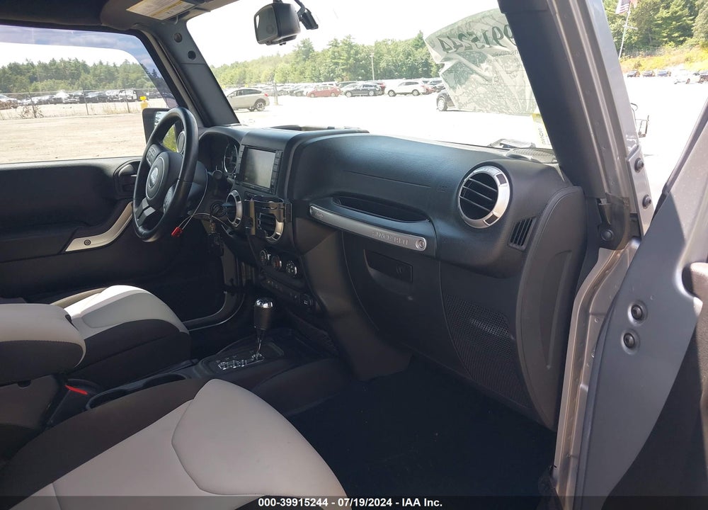 2015 JEEP WRANGLER UNLIMITED SAHARA VIN: 1C4BJWEG9FL704333